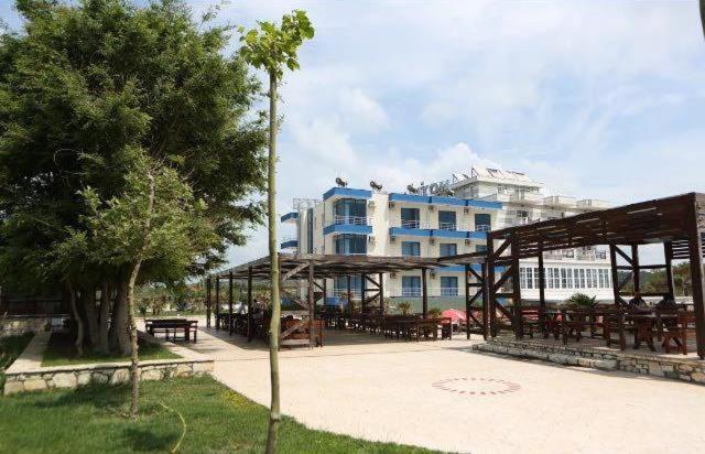 Hotel Zverneci Vlore Exterior photo